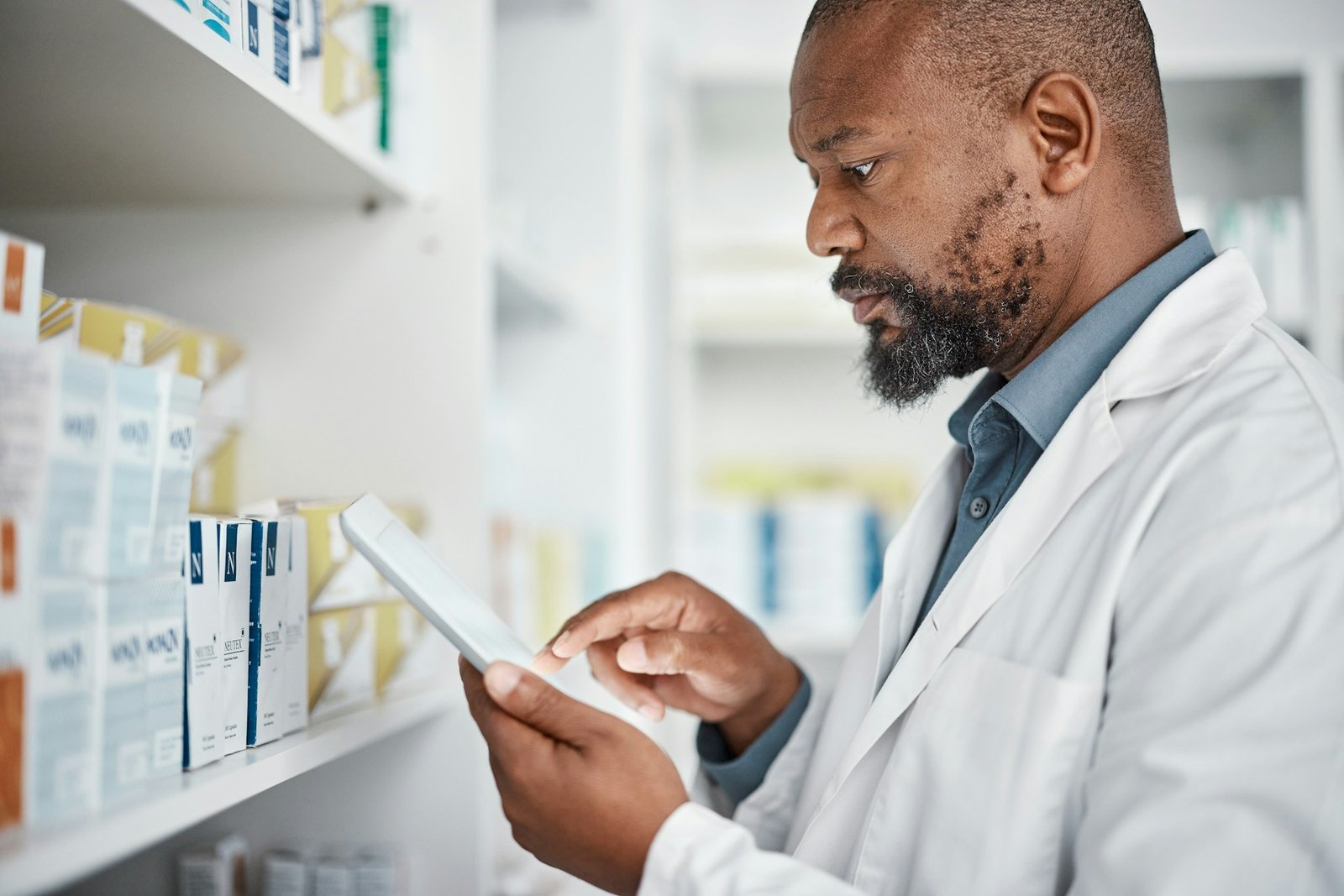 The Rise of Digital Pharmacies: A New Era in Medication Management